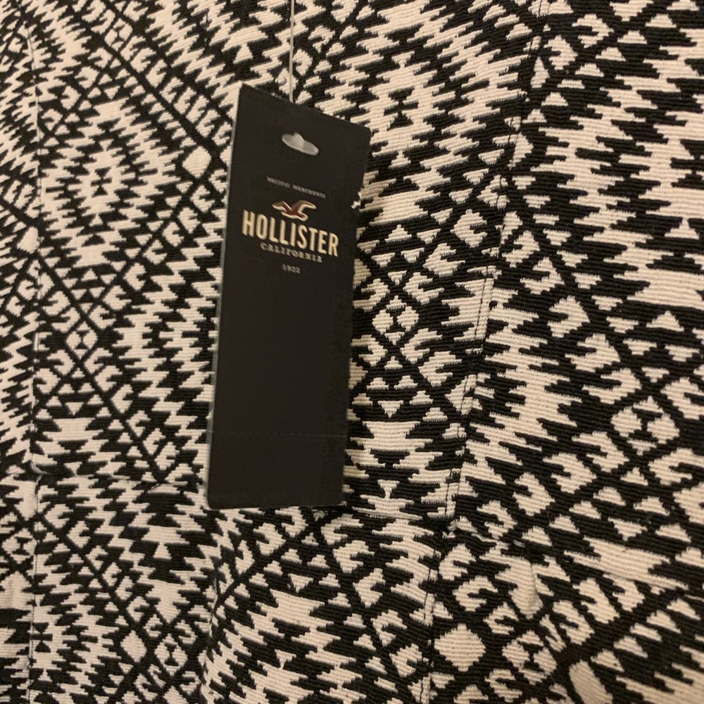 Hollister Zipper Front Black/ White Printed Dress - Picture 5 of 5